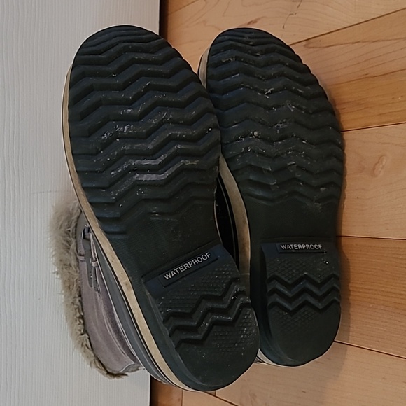 Youth size 5 Sorel winter boots - Picture 5 of 5